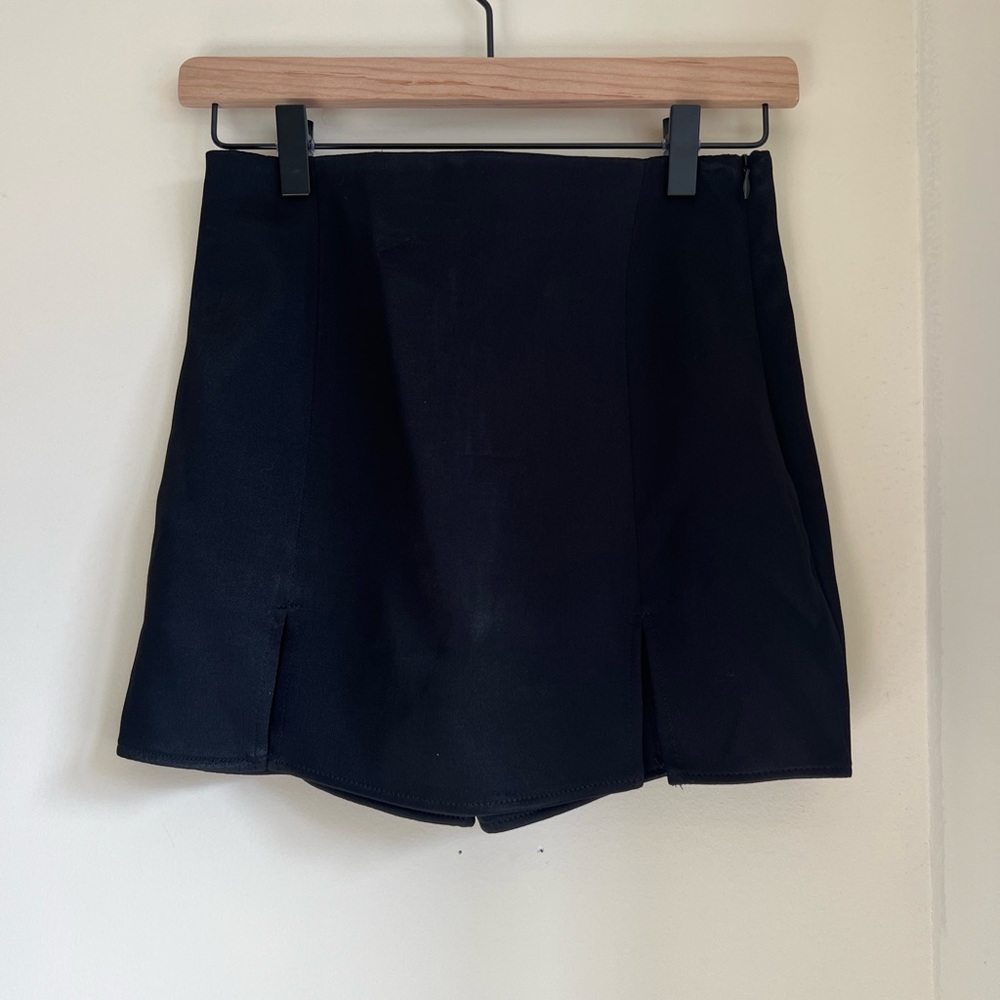 Black Zara Skort